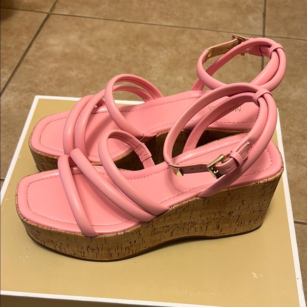 Michael Kors pink wedges - Picture 2 of 5